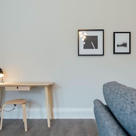 Stylish Stirling Apartment - Free Parking Extérieur photo