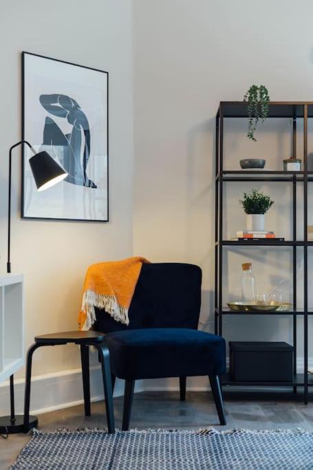 Stylish Stirling Apartment - Free Parking Extérieur photo
