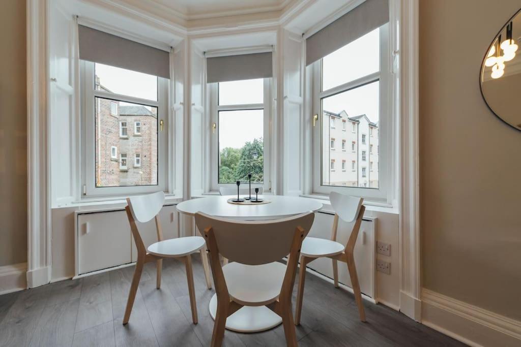Stylish Stirling Apartment - Free Parking Extérieur photo