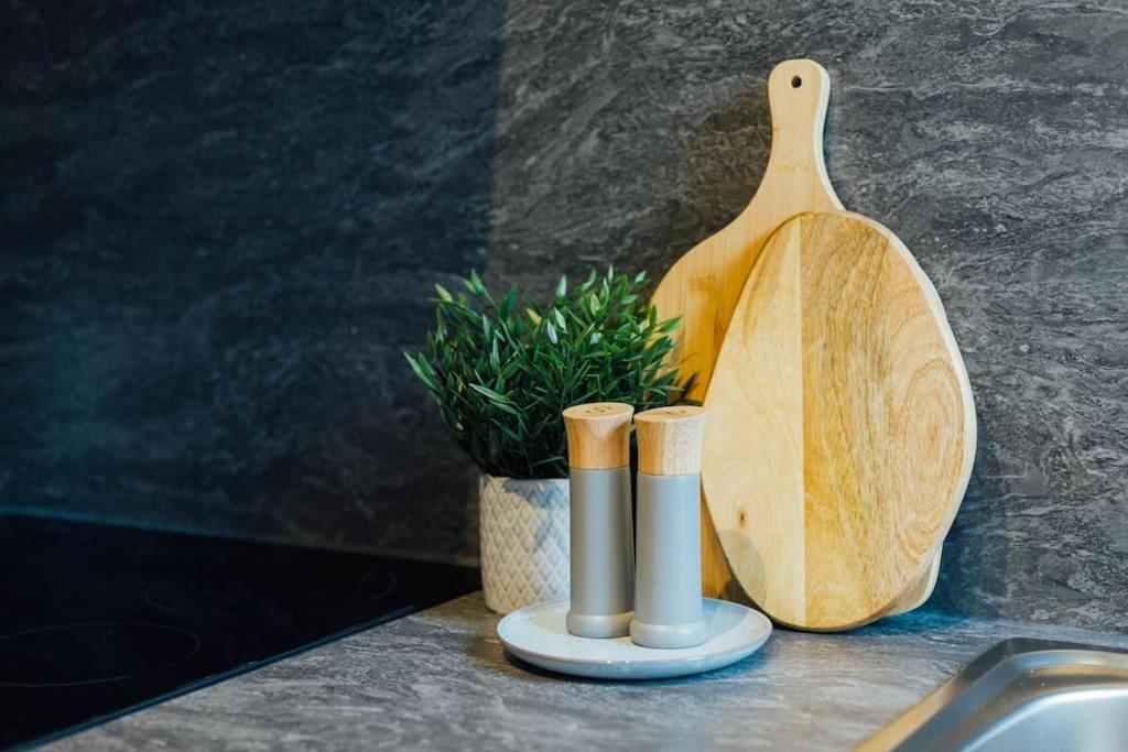 Stylish Stirling Apartment - Free Parking Extérieur photo