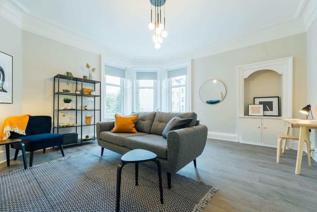Stylish Stirling Apartment - Free Parking Extérieur photo