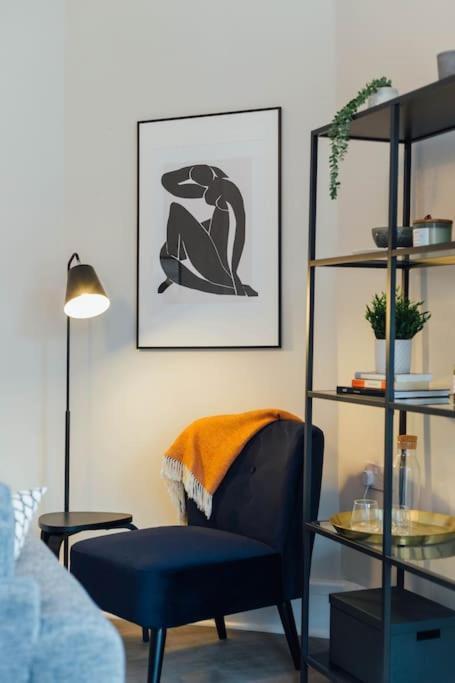 Stylish Stirling Apartment - Free Parking Extérieur photo