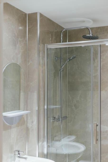 Stylish Stirling Apartment - Free Parking Extérieur photo