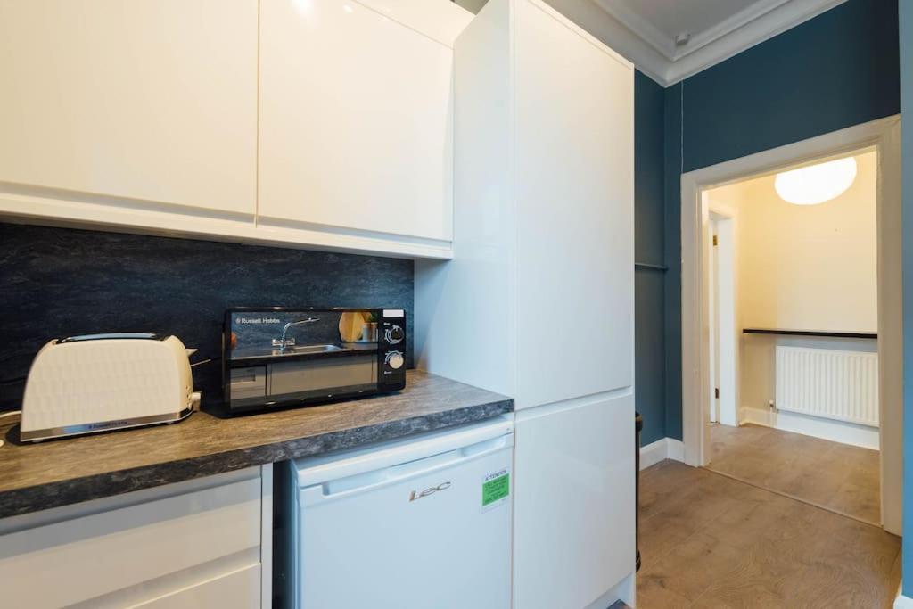 Stylish Stirling Apartment - Free Parking Extérieur photo