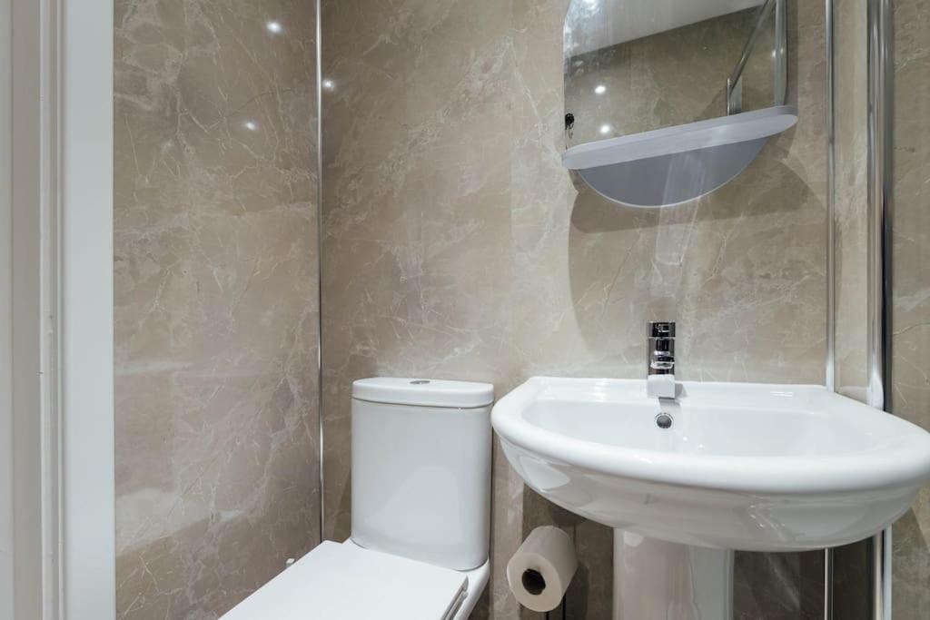 Stylish Stirling Apartment - Free Parking Extérieur photo